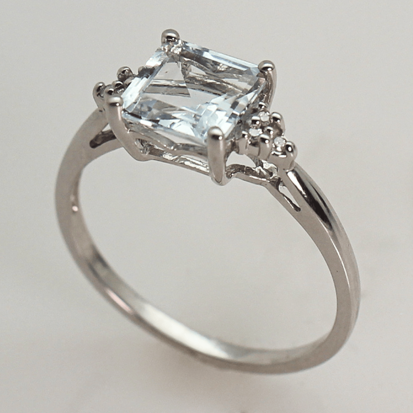 14KWG Aquamarine Emerald Cut Diamond Ring Gold & Silver Pawn Shop