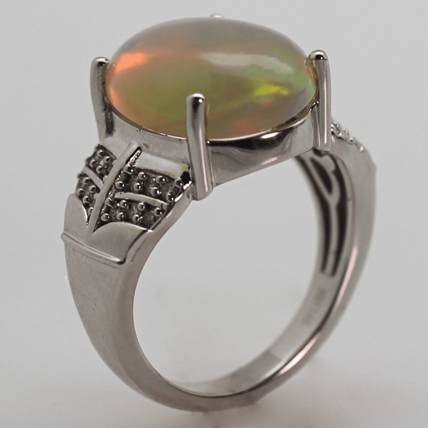 14KWG Opal Ring Gold & Silver Pawn Shop