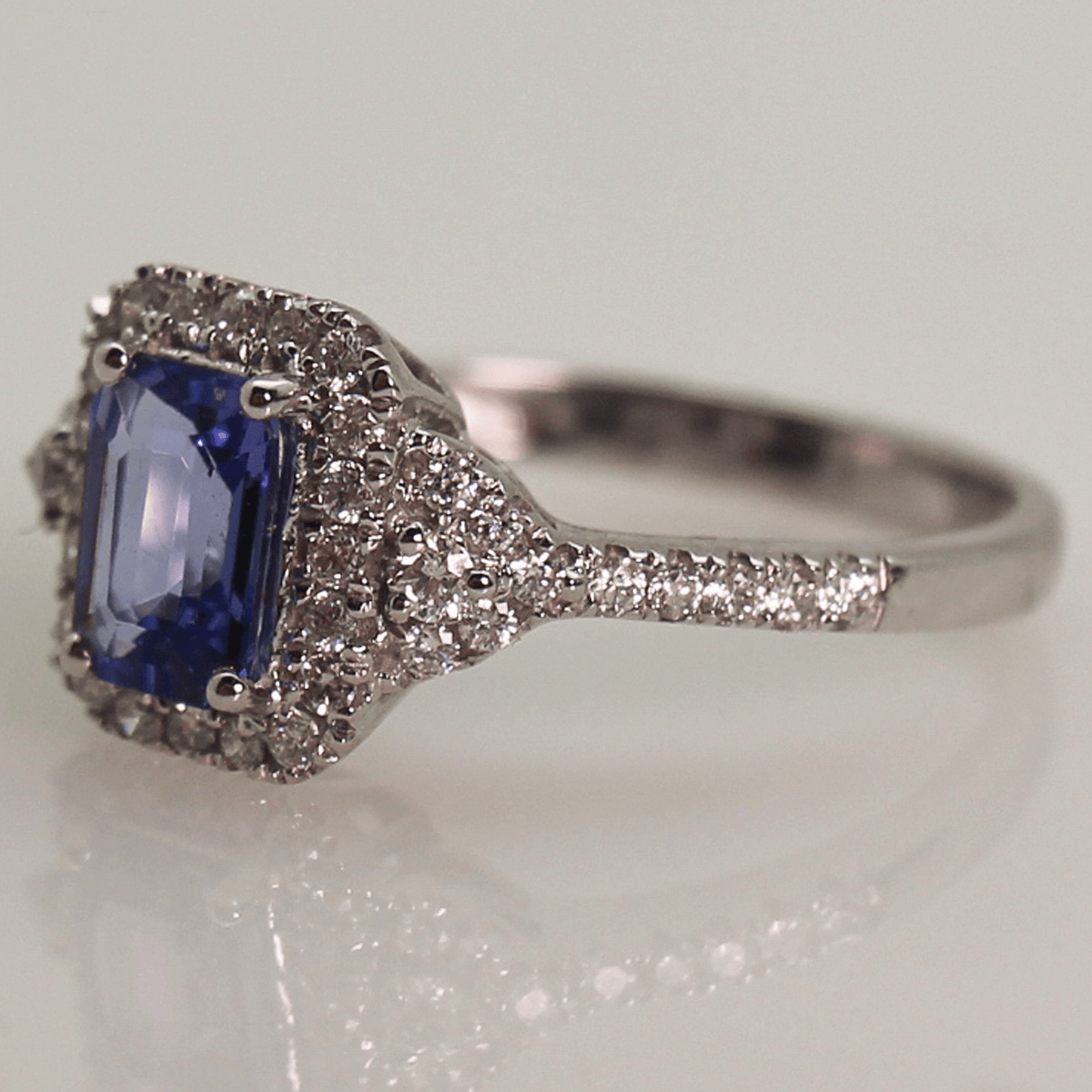 14KWG Tanzanite Halo Diamond Ring Gold & Silver Pawn Shop