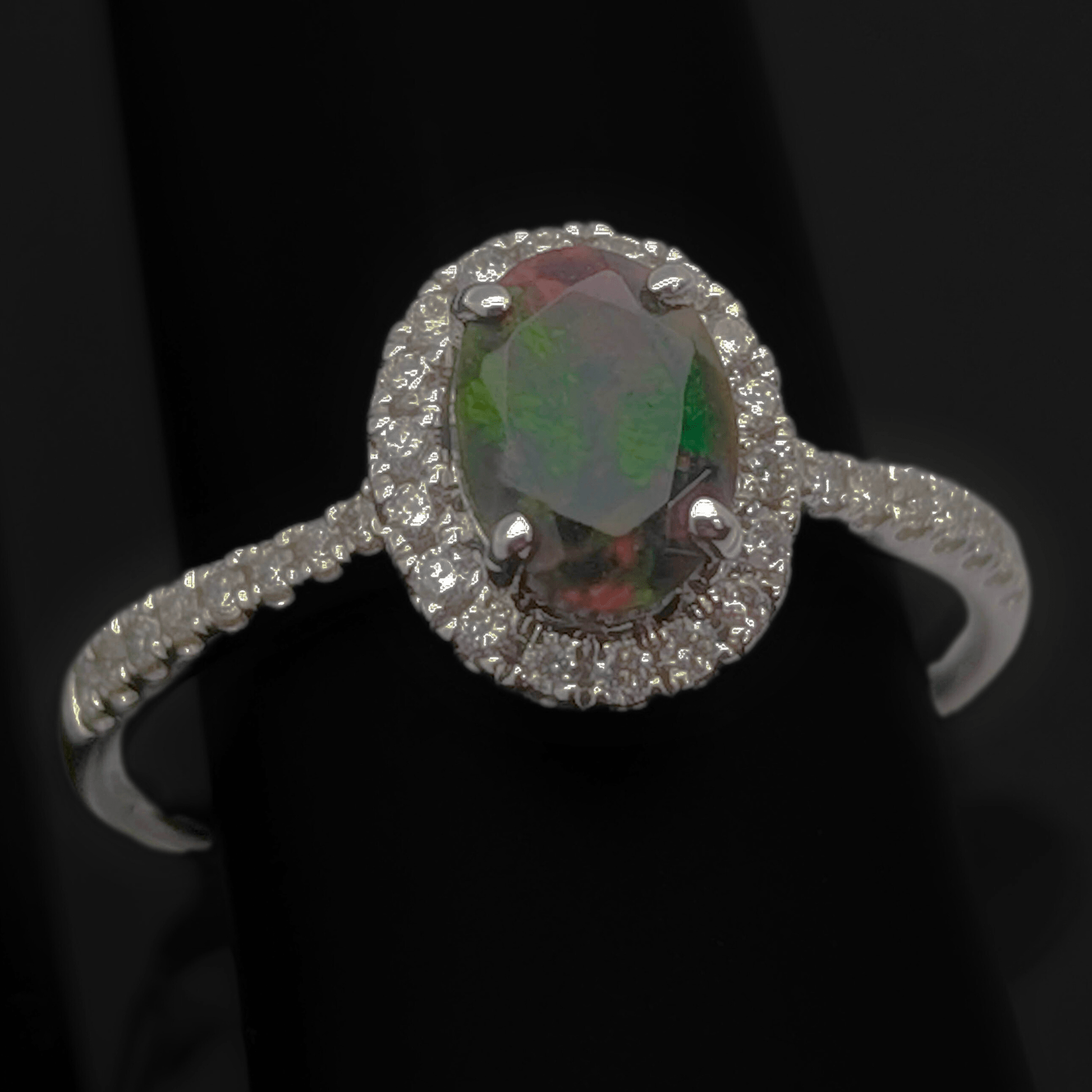 14K White Gold 1.8G Opal Diamond Ring