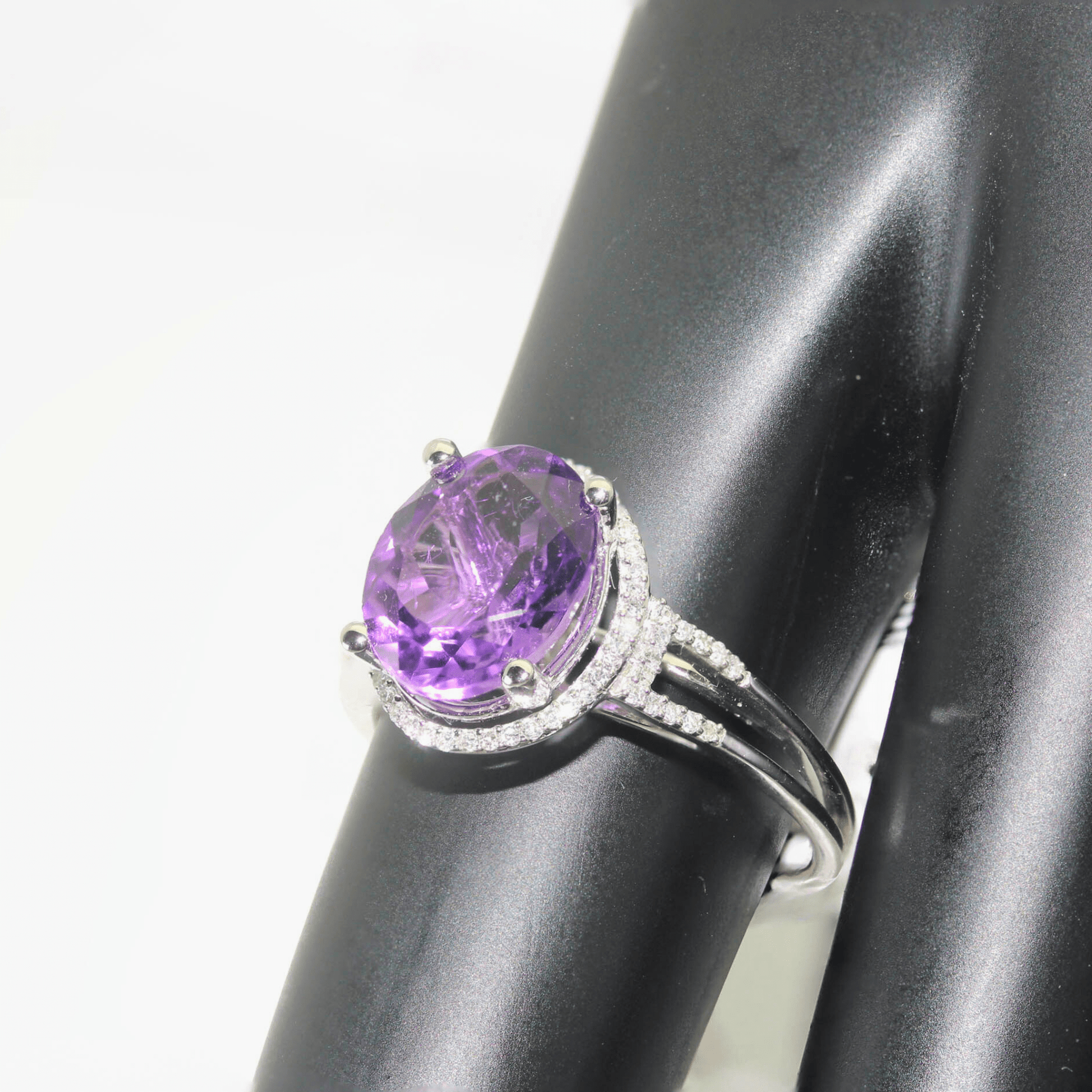 14K White Gold 3.2G Amethyst Gemstone Ring Angled View