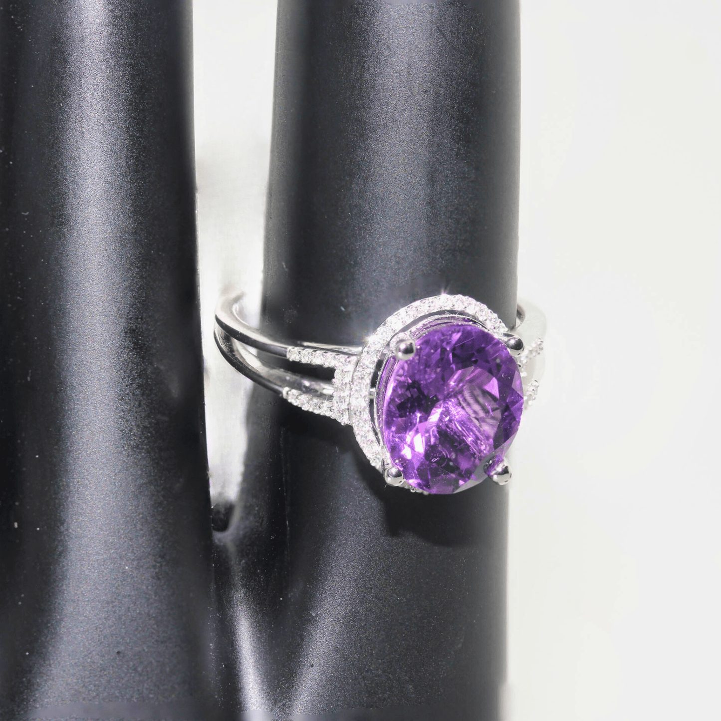 14K White Gold 3.2G Amethyst Gemstone Ring Extra Side View