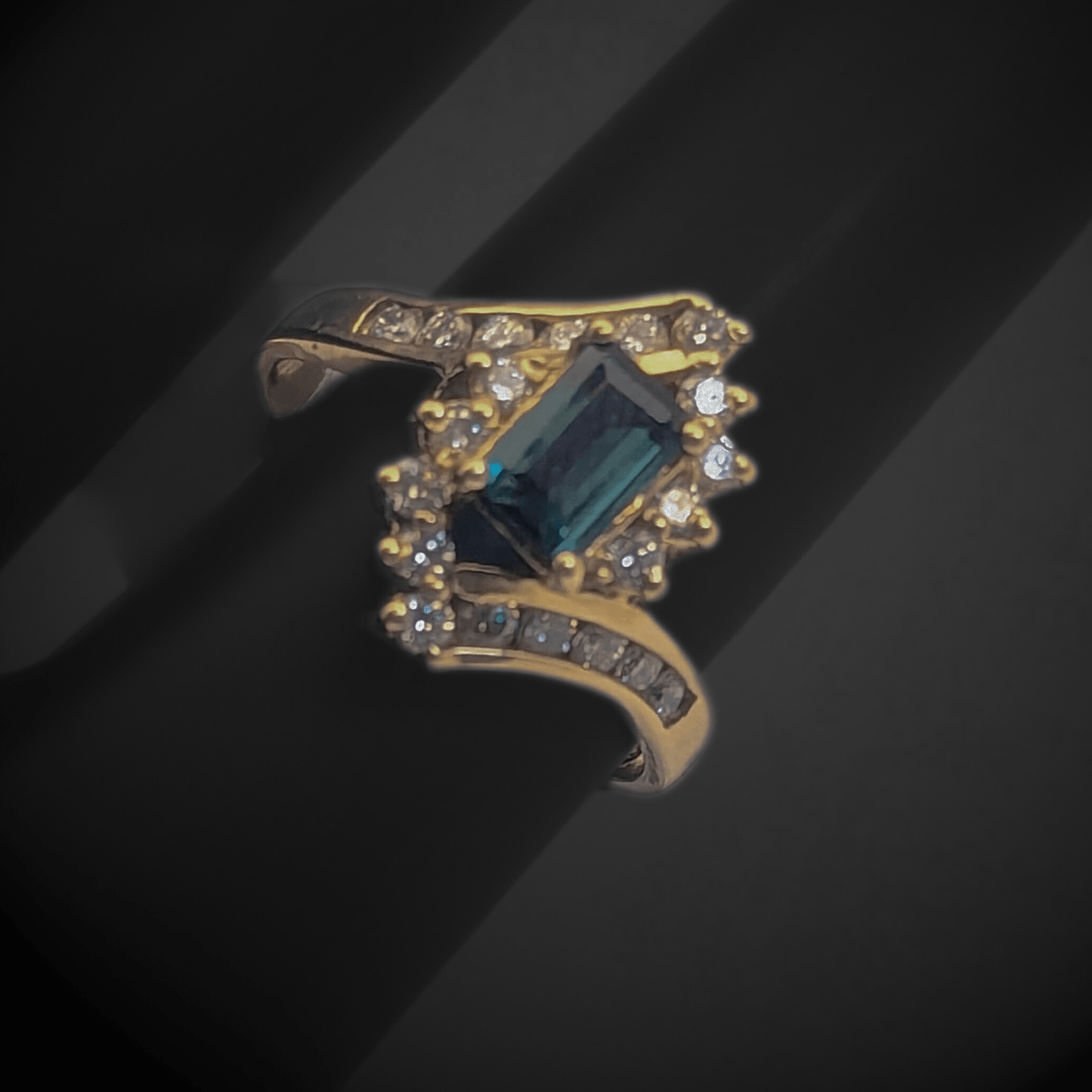 14K Yellow Gold Green Tourmaline & Diamond Ring