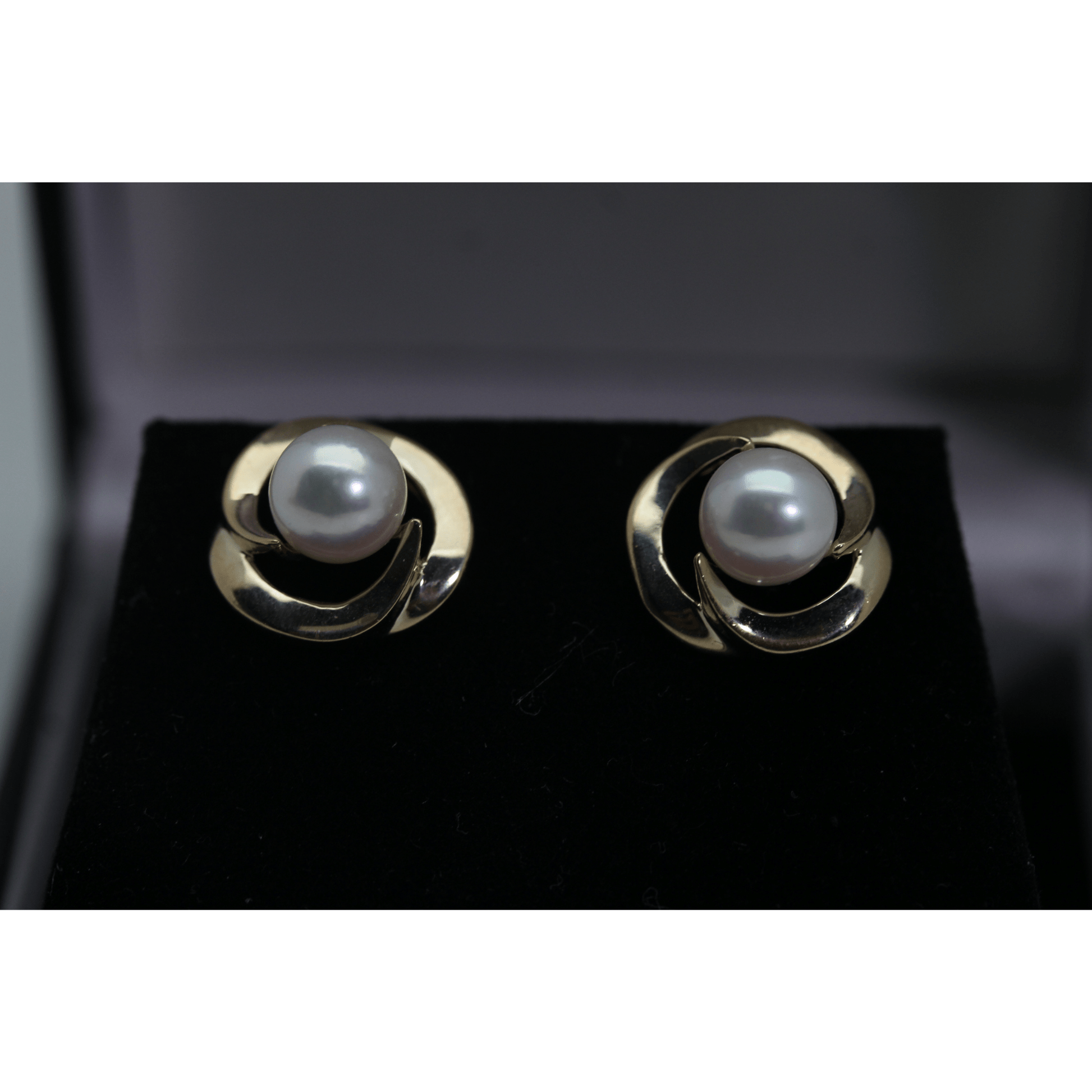 14K Yellow Gold Pearl Studded Earrings