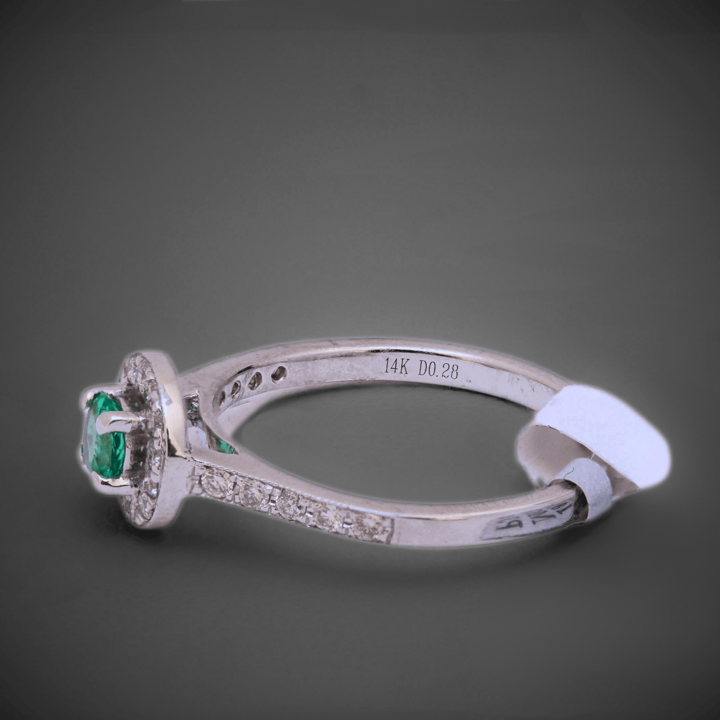 14K White Gold 2.30G Emerald Diamond Ring Side Angle