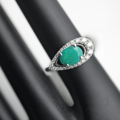 14K White Gold Colored Stone Ring 