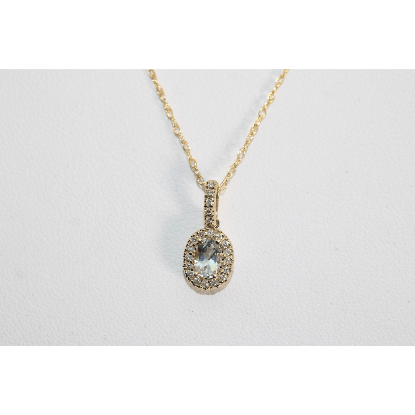 14K Yellow Gold 1.7G Diamond Aquamarine Pendant Necklace