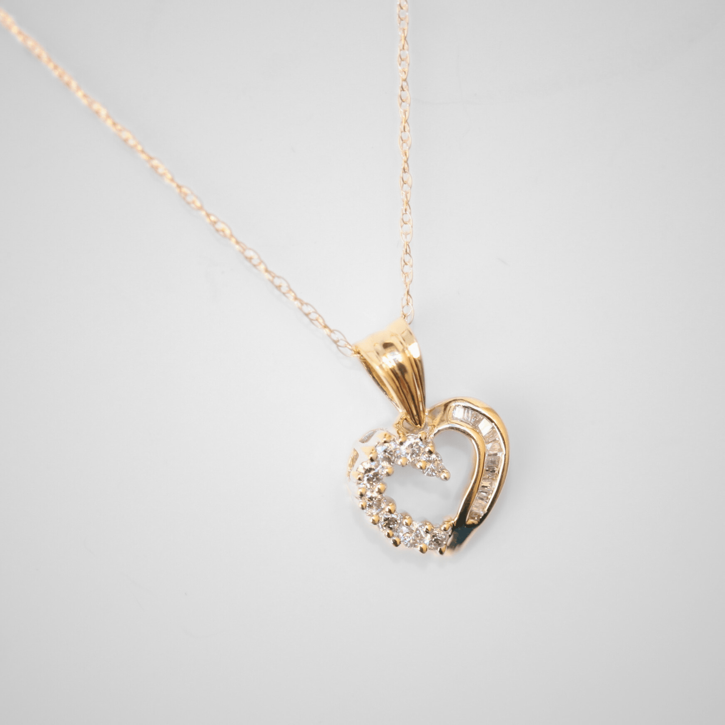 14K Yellow Gold 2.2G Diamond Heart Pendant Necklace Close Up Angled