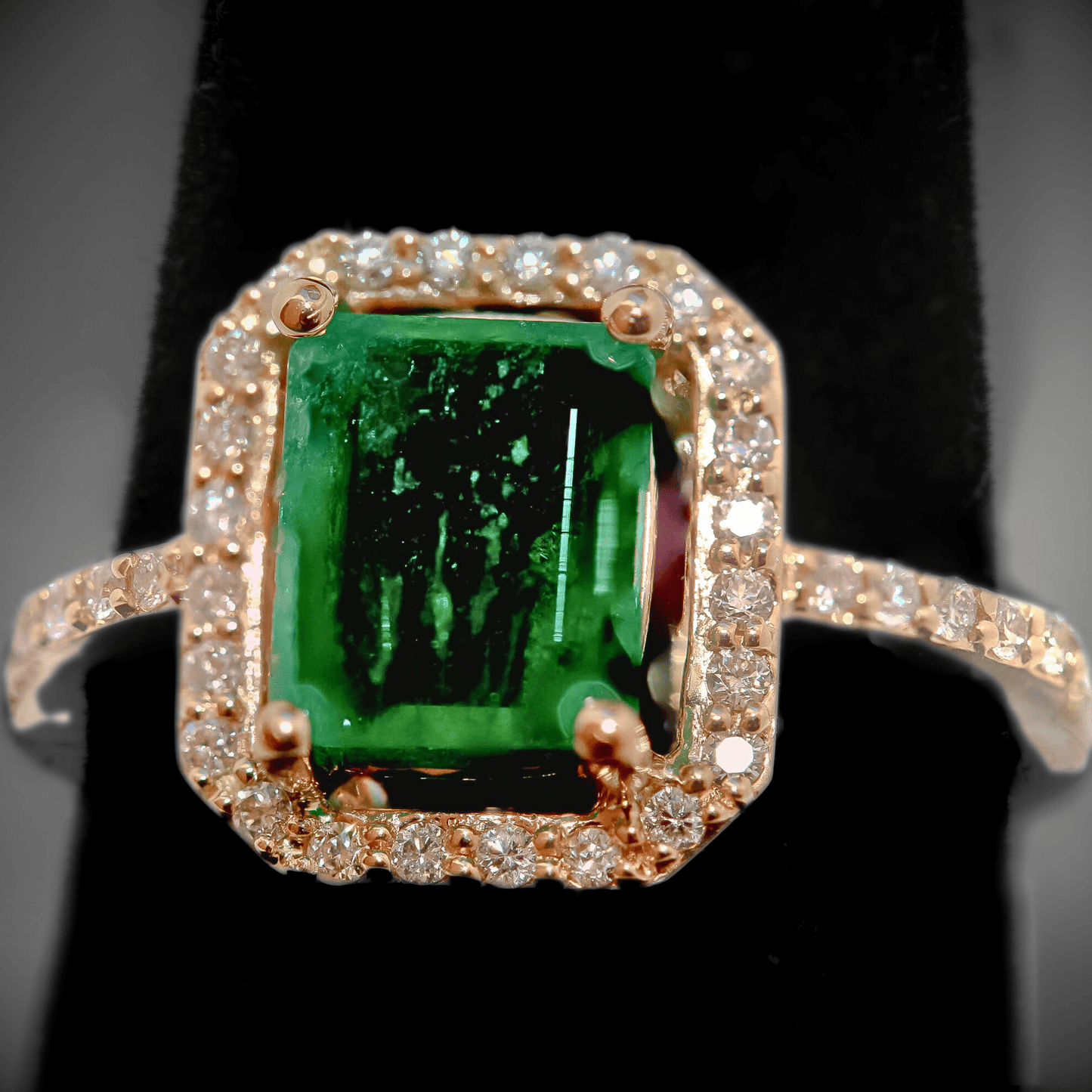 14K Yellow Gold 2.55G Emerald Diamond Ring