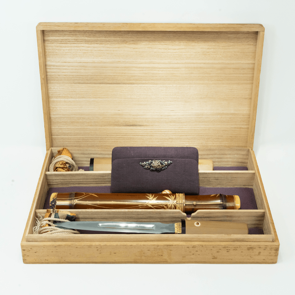 1700's Japanese Tanto with Display box Gold & Silver Pawn Shop