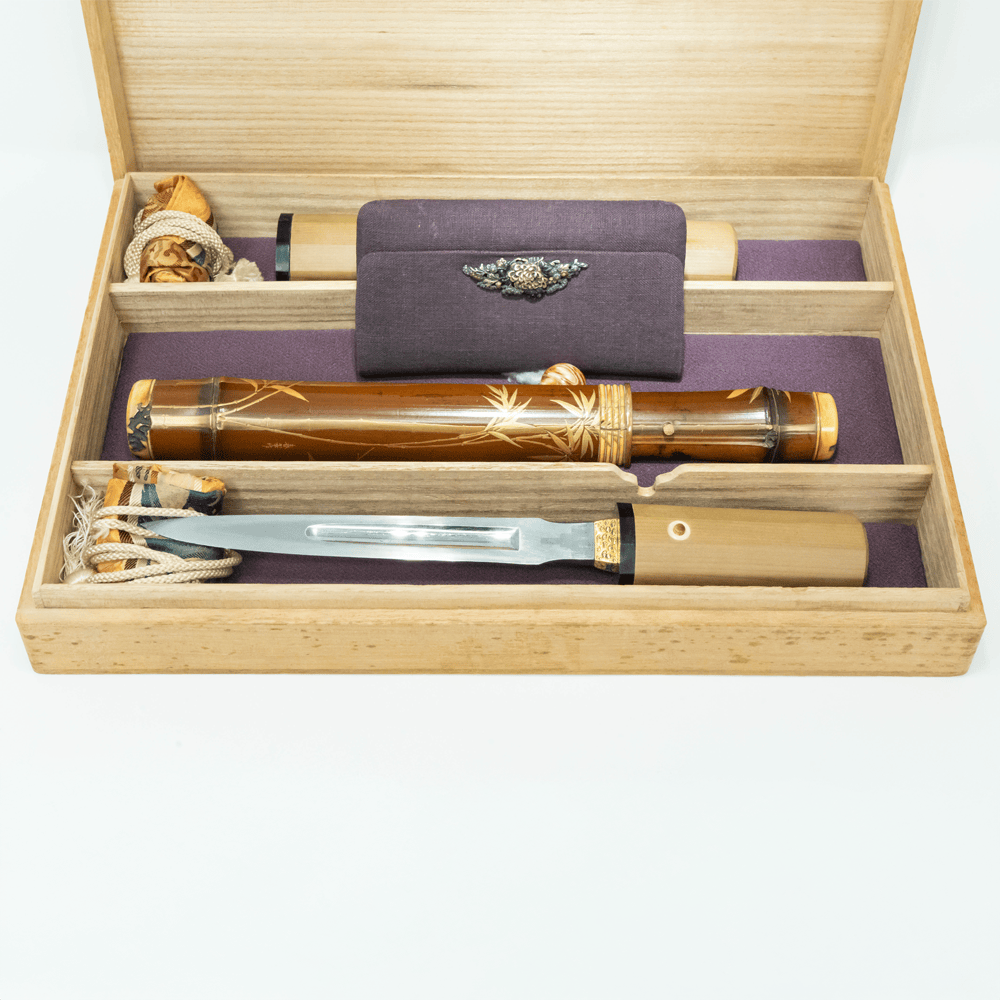 1700's Japanese Tanto with Display box Gold & Silver Pawn Shop