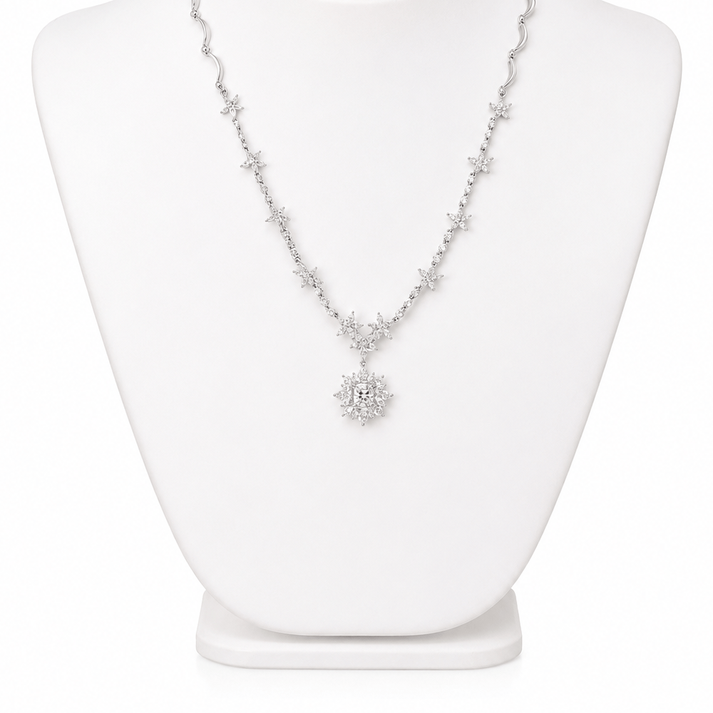 18K White Gold Diamond Snowflake Statement Necklace
Gold & Silver Pawn Shop