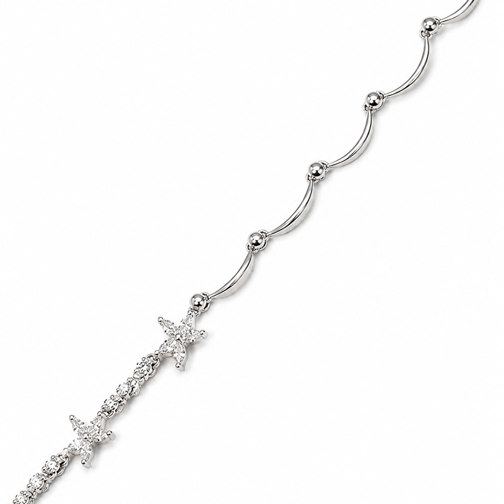 18K White Gold Diamond Snowflake Statement Necklace
Gold & Silver Pawn Shop