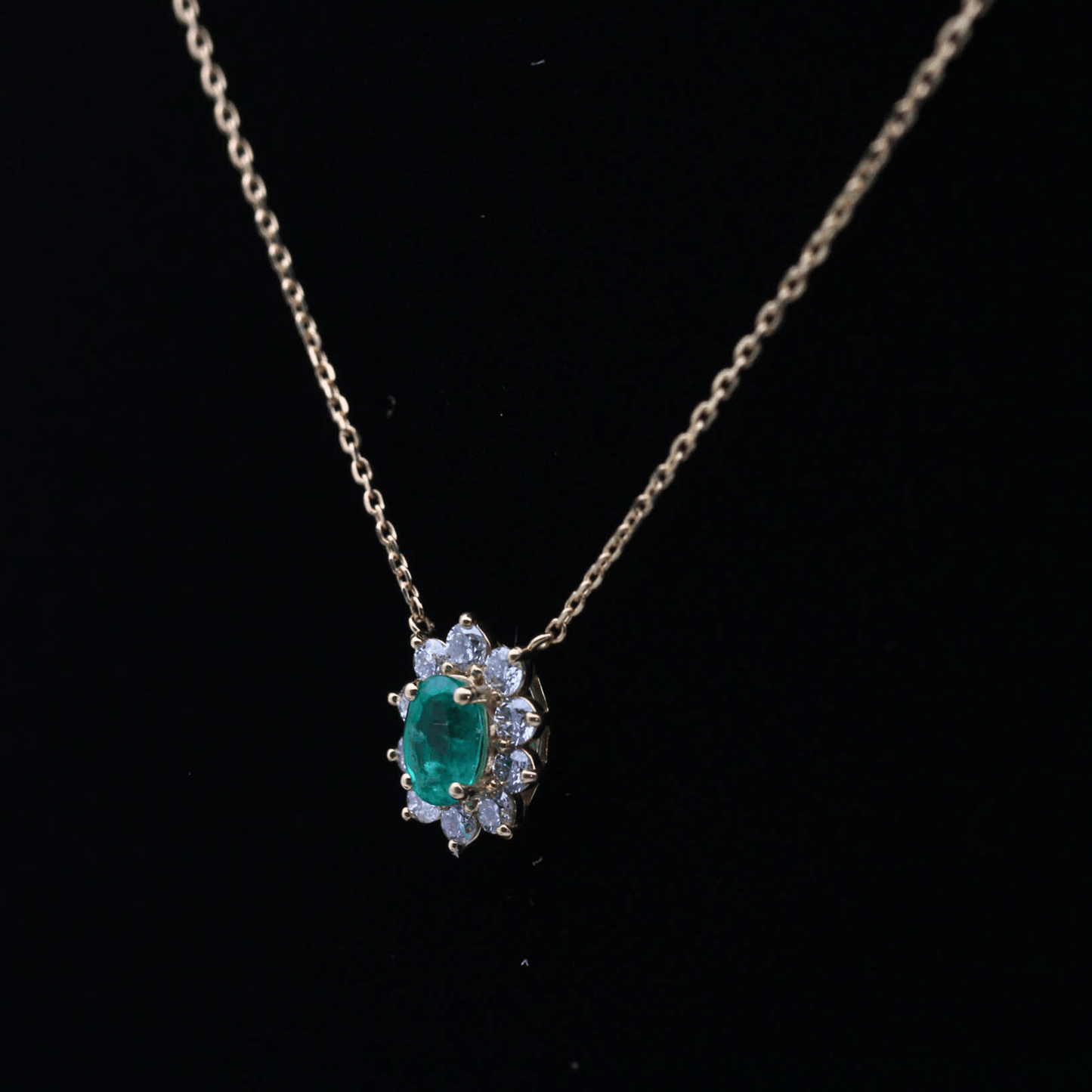 18K Yellow Gold 2.3G Emerald Necklace 