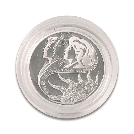 2001 Canada Year of Volunteers Silver Coin
Gold & Silver Pawn Shop