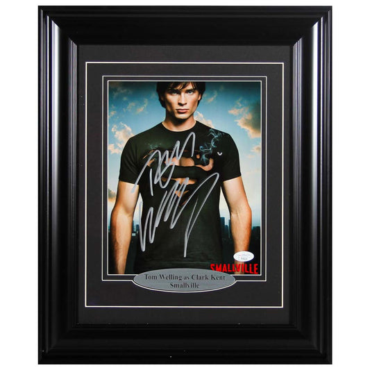 Tom Welling As Clark Kent Signed Memorabilia Thumbnail