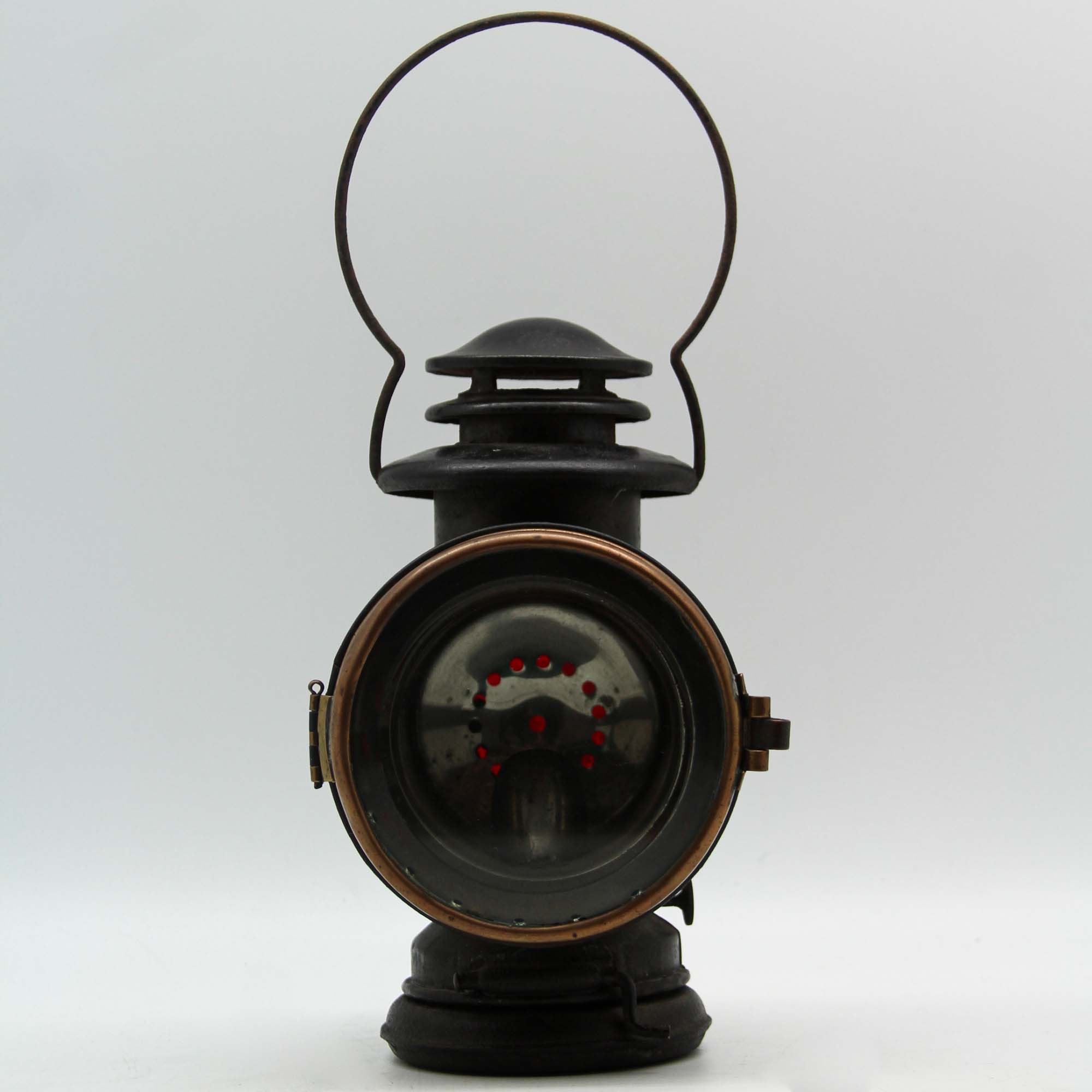 Antique Carriage Kerosene Lantern – Gold & Silver Pawn Shop