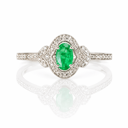 Peridot & Diamond Halo Ring 1.04CT Peridot
Gold & Silver Pawn Shop
