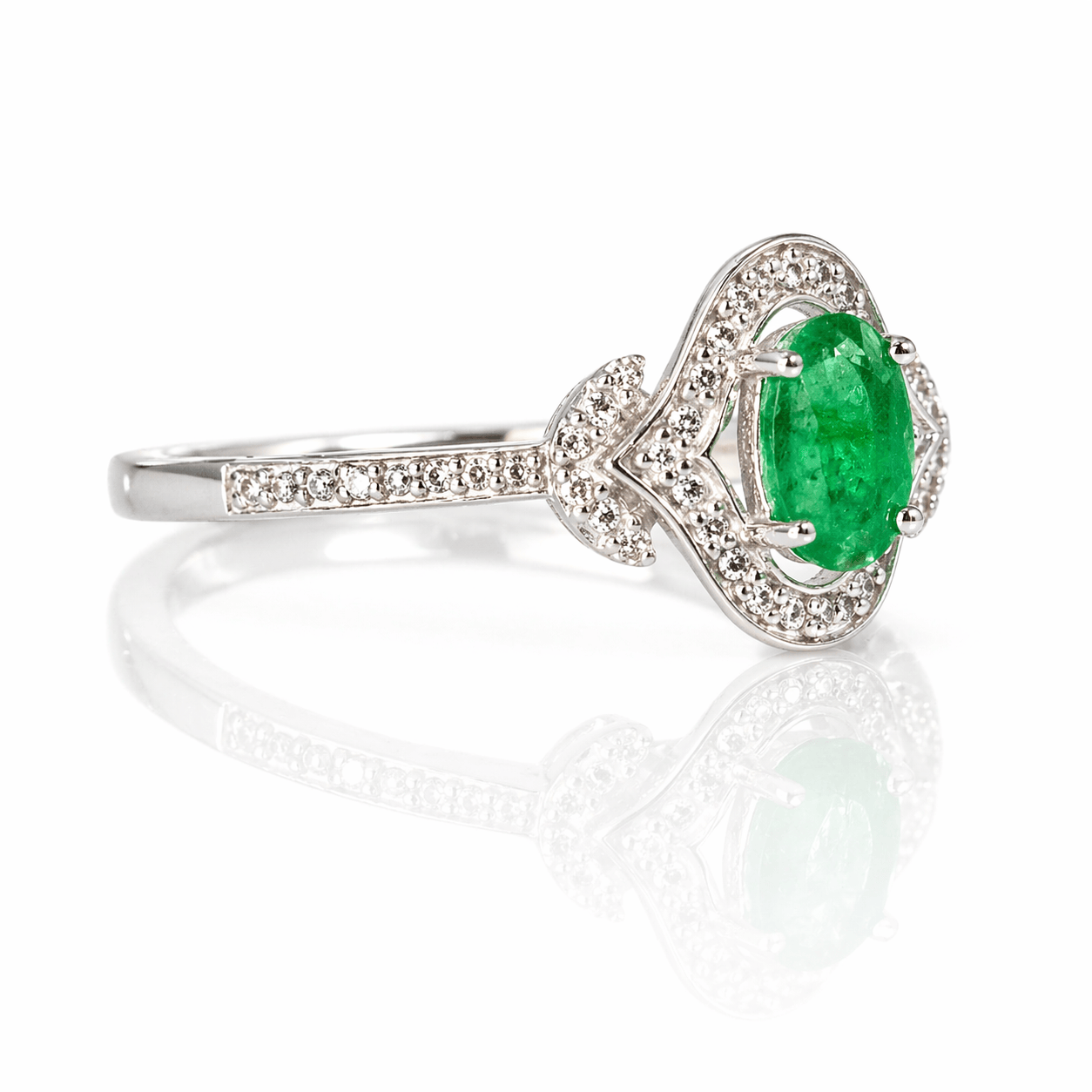 Peridot & Diamond Halo Ring 1.04CT Peridot
Gold & Silver Pawn Shop