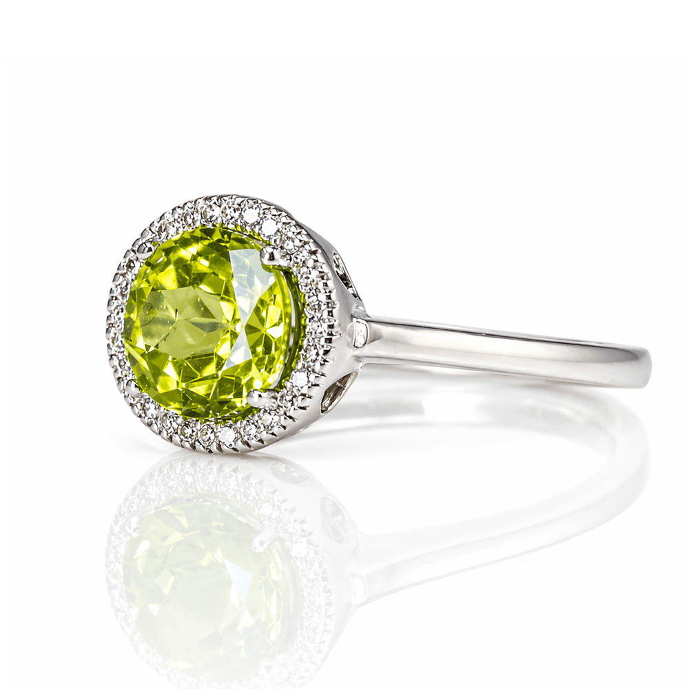 Peridot & Diamond Halo Ring 1.04CT Peridot
Gold & Silver Pawn Shop