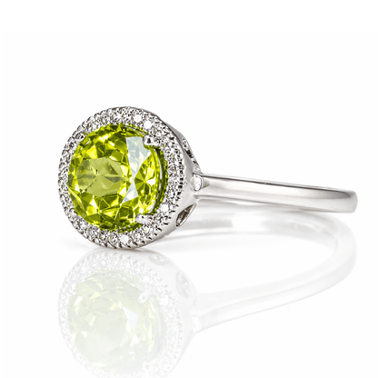 Peridot & Diamond Halo Ring 1.04CT Peridot
Gold & Silver Pawn Shop