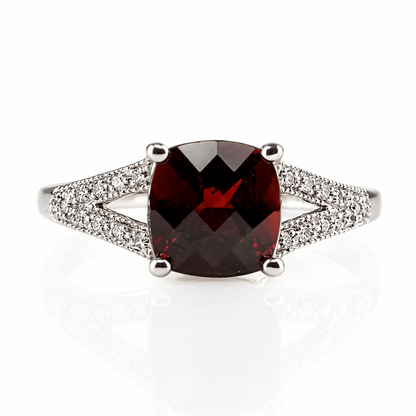 Garnet & Diamond Ring 2.2CT Garnet
Gold & Silver Pawn Shop