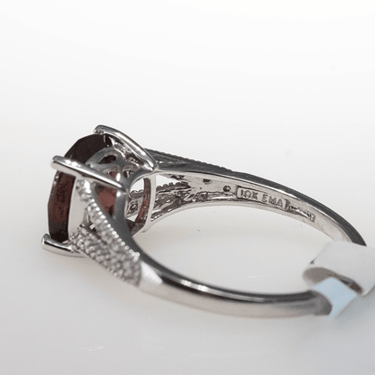 Garnet & Diamond Ring 2.2CT Garnet
Gold & Silver Pawn Shop