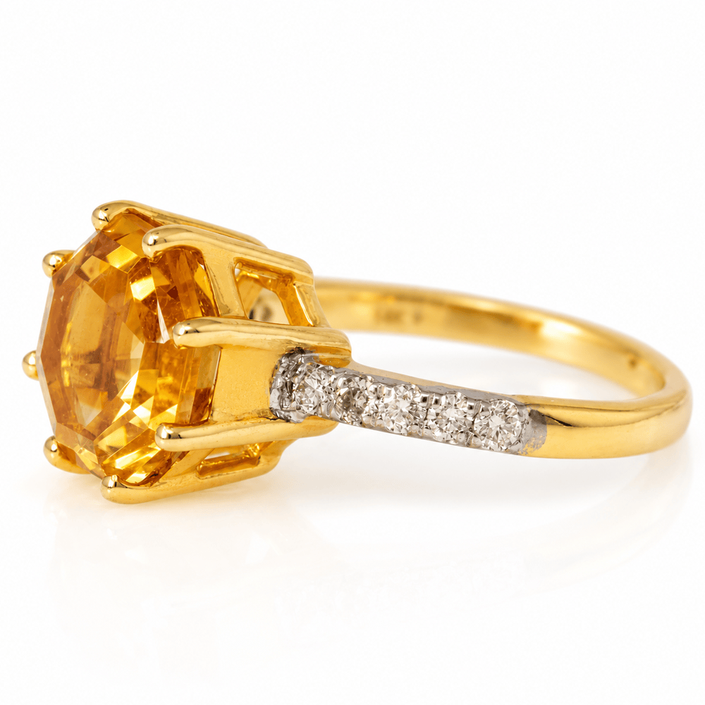 14K Yellow Gold Hexagon Citrine & Diamond Accent Ring
Gold & Silver Pawn Shop