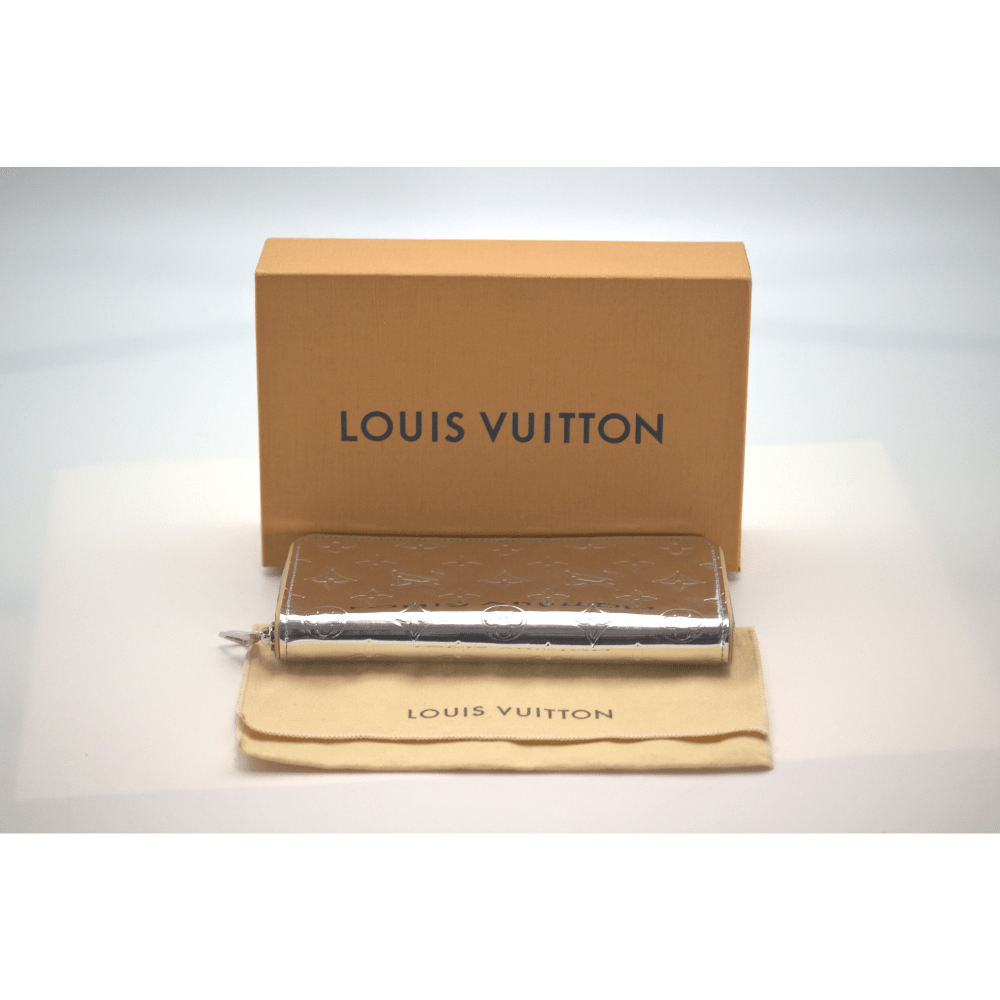 Louis Vuitton Monogram Silver Mirror Zip Purse Extra 2