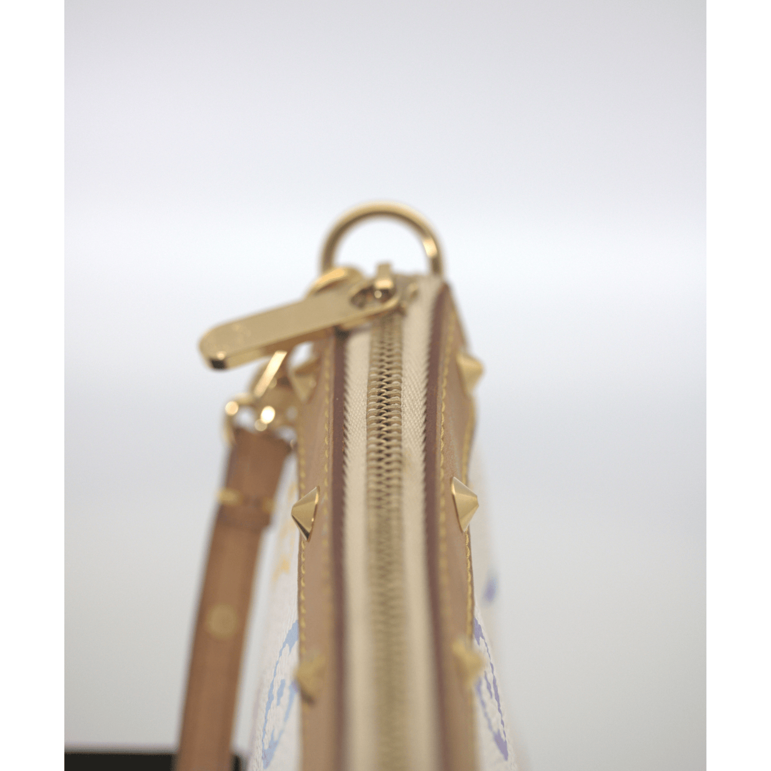 Louis Vuitton Multicolored Monogram Pochette Zipper Close Up