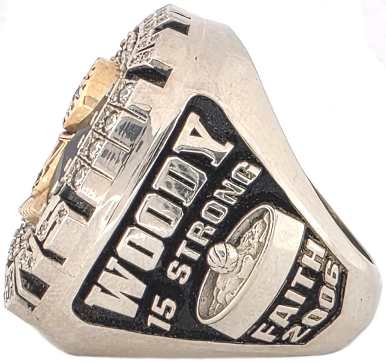 2006 Miami Heat Championship Ring – Gold & Silver Pawn Shop