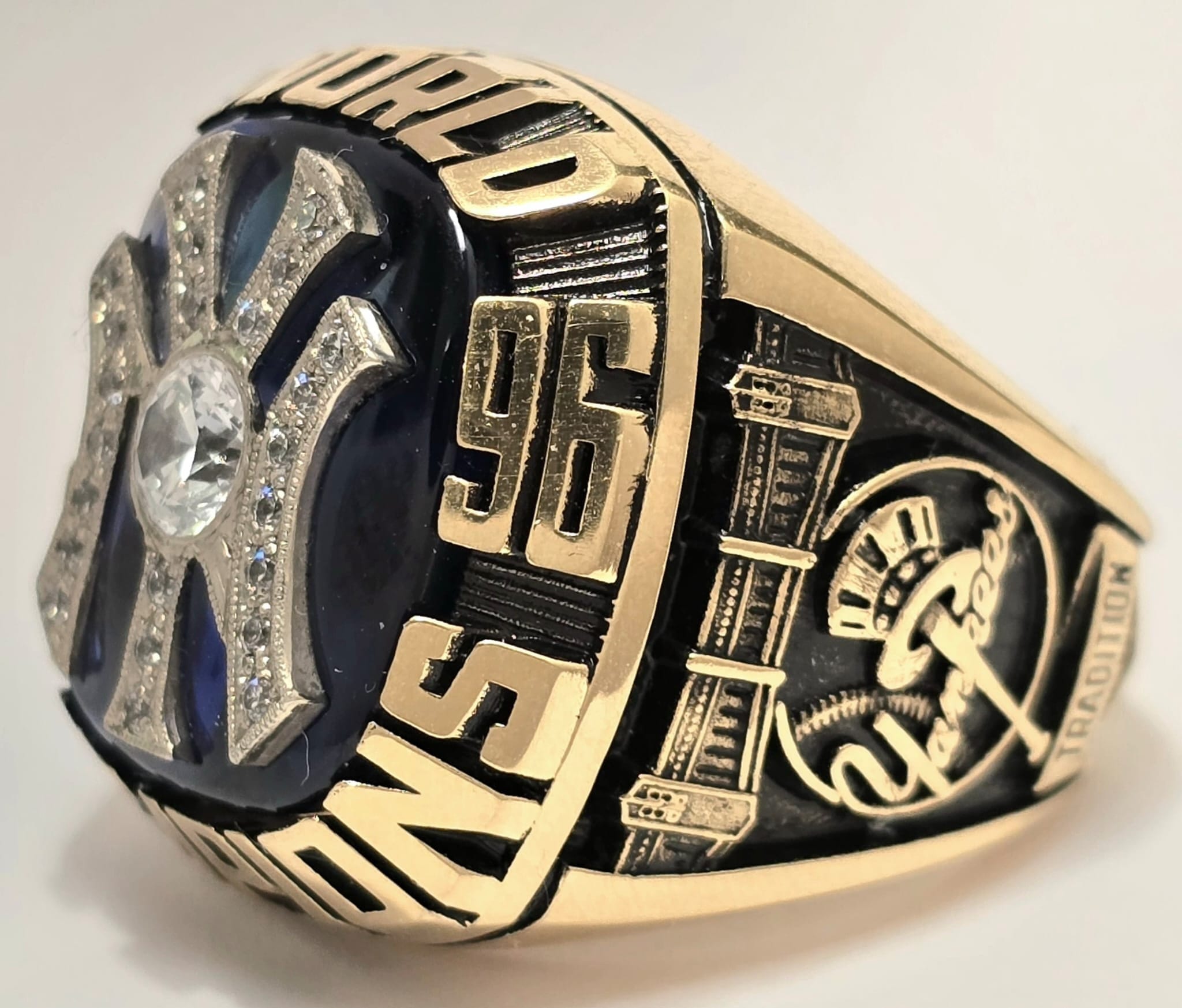 New York Yankees World Series 5-Ring Set – Collector's Display With Derek Jeter Tribute