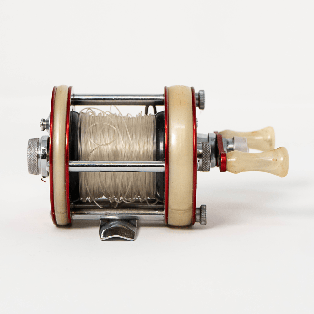 Vintage Garcia Ambassadeur 2600 Baitcasting Fishing Reel
Gold & Silver Pawn Shop