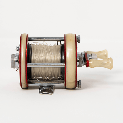 Vintage Garcia Ambassadeur 2600 Baitcasting Fishing Reel
Gold & Silver Pawn Shop