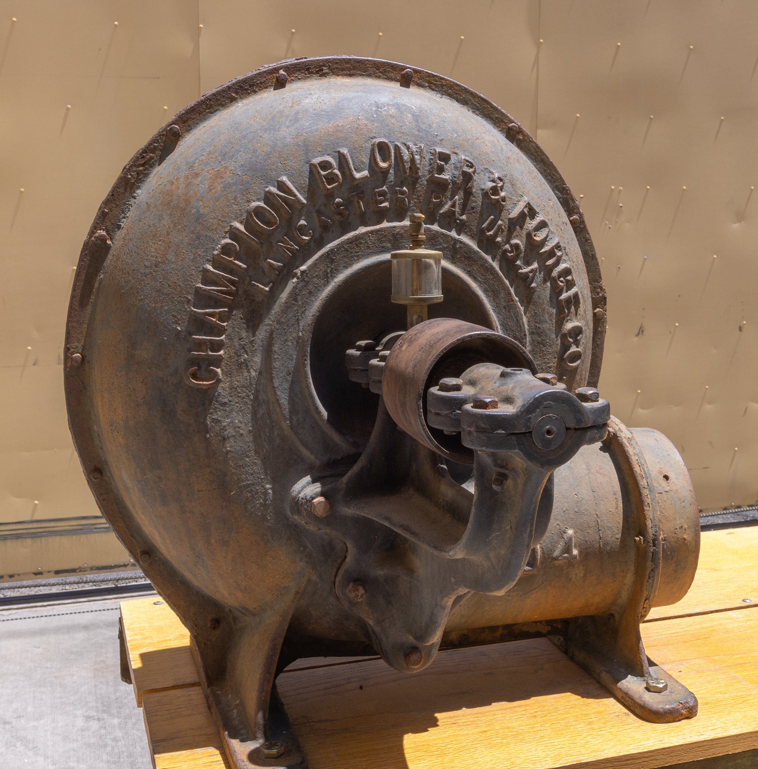 The infamous Fairbanks Morse MEP 8G opposed piston engine. : r/Skookum