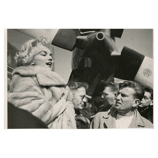 Marilyn Monroe Vintage Postcard - from Manfred Linus, Black Star