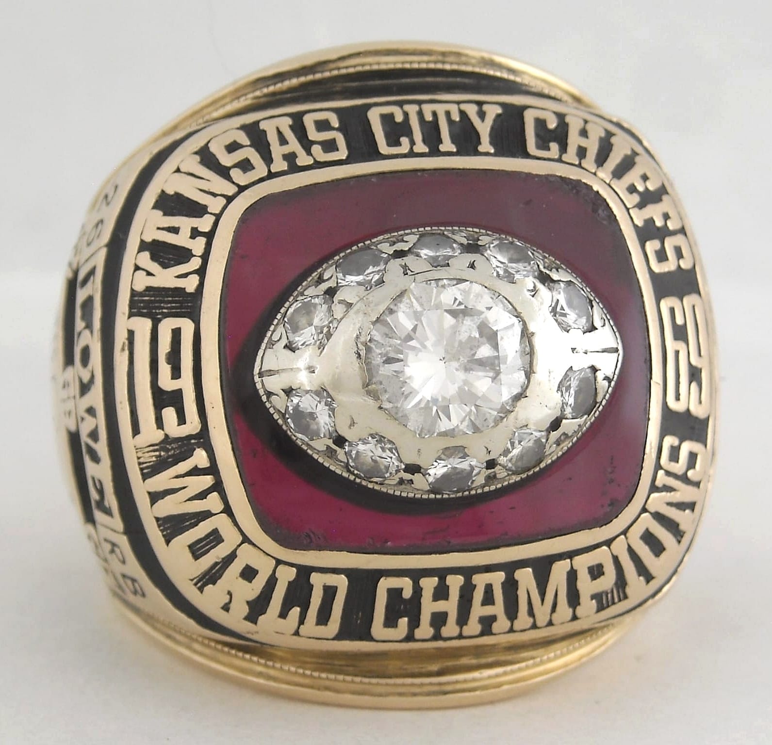 Lot Detail - 1969 KANSAS CITY CHIEFS SUPER BOWL IV CHAMPIONS 10K GOLD RING  PRESENTED TO TEAM DENTIST