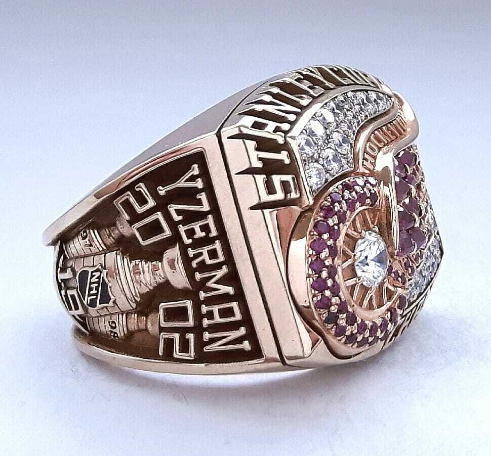 2002 Detroit Red Wings Stanley Cup Ring left shank