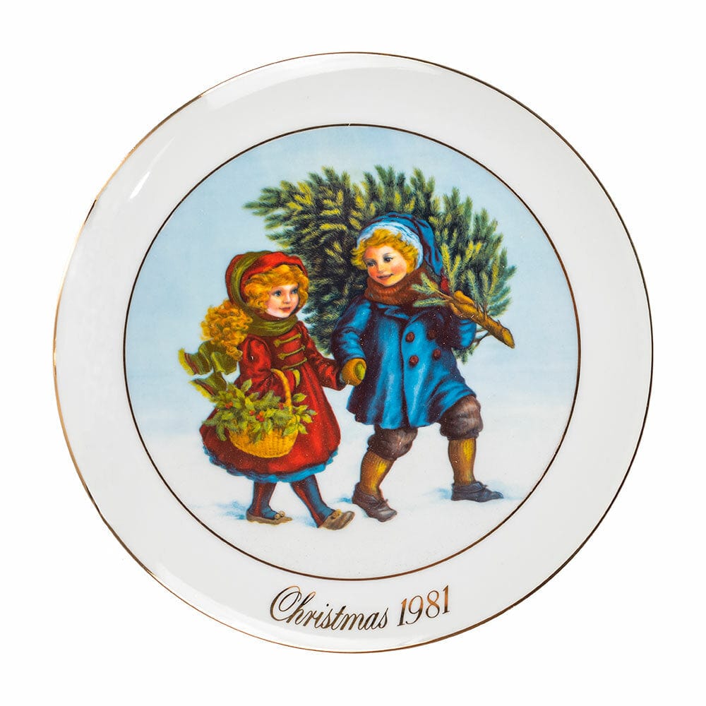 "Sharing the Christmas Spirit" Collectible Decorative Plate Thumbnail